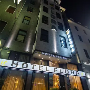 3* מלון Flora